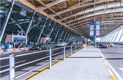 你知道機場都用什么廣播嗎？會斷播嗎？會出故障嗎？